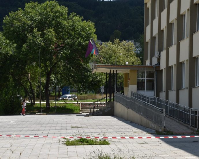 uchilshte dimov proekt 2606202 Пресцентърът каза: "Община Ловеч обезопаси строежа на Спортна зала на ОУ „Димитър Димов“ в кв.“Младост“. А истината?