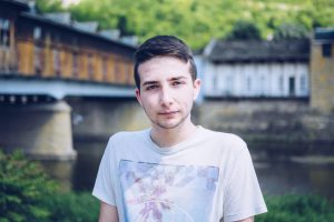 ветеринарна гимназия Отличниците в Ловеч от випуск 2020 получиха почетен ключ с лично послание от кмета