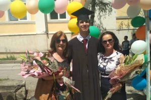 езикова георги любенов Отличниците в Ловеч от випуск 2020 получиха почетен ключ с лично послание от кмета