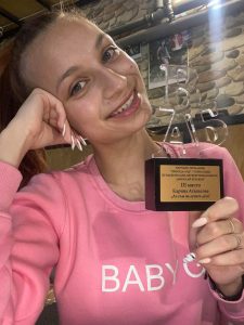 KARINA 307201 Карина Атанасова от СУ „Св. Климент Охридски“ с награда от ретия национален литературен конкурс „Николай Хрелков“