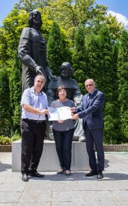 PRED PAMETNIKA NA SWETITE BRATQ1307201 Университет и училище от Ловеч сключиха споразумение за сътрудничество