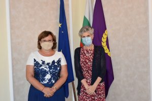 akademia 809202 Лятната бизнес академия в Ловеч връчи своите отличия и сертификати