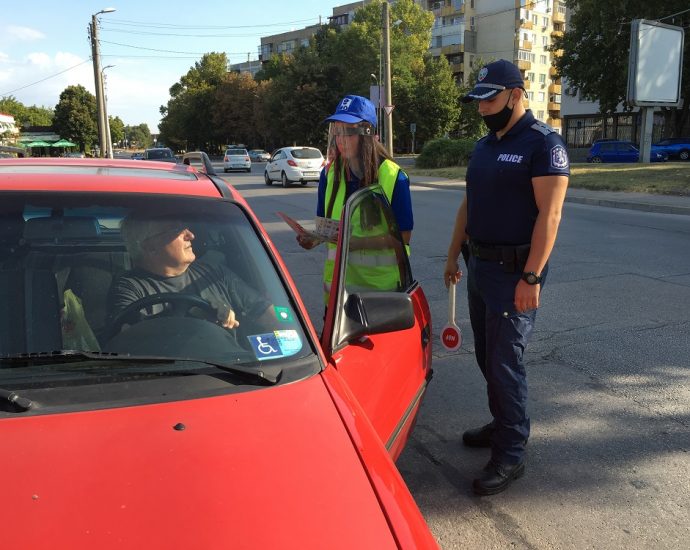 akcia2409204 Ученици и полицаи участваха в акцията „Децата тръгват на училище! Да ги пазим на пътя!”
