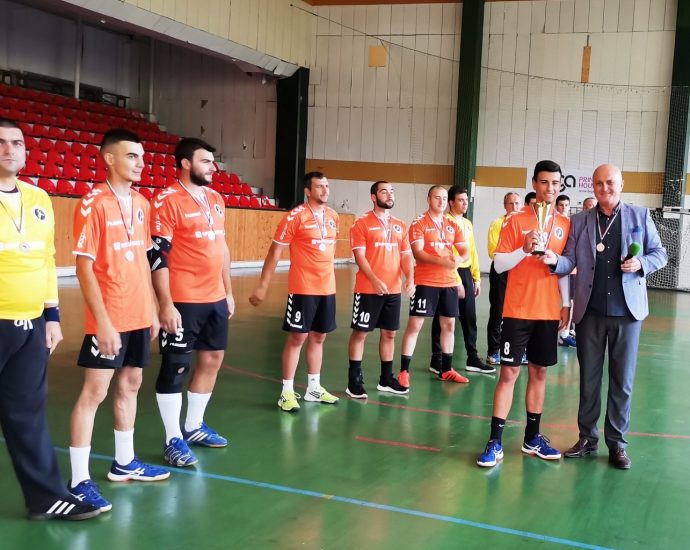 handball osam 2009201 Хандбален клуб „Осъм“ -Ловеч (мъже) с бронзови медали от Националния шампионат по хандбал – сезон 2019/2020 година