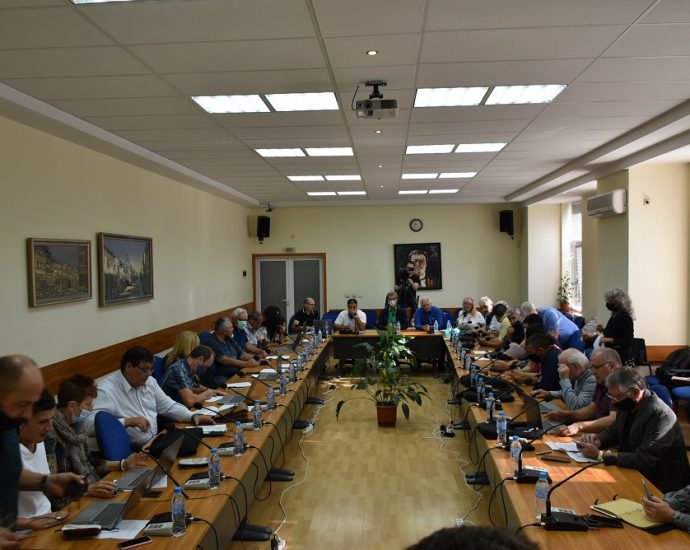obs lovech 2409201 За пореден път представеният от Корнелия Маринова отчет за 2019-та не е приет от съветниците