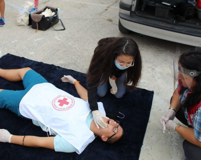red cross 260920 1 БЧК-Ловеч проведе обучение по първа долекарска помощ в ПГПВМ „Проф. Димитър Димов“
