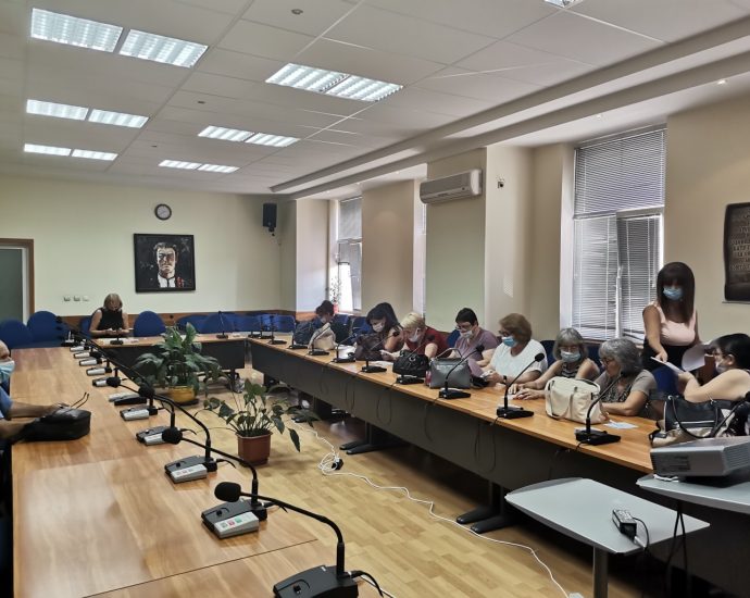 saveshtanie uchilishta 1009201 Един лекар, 10 медицински фелдшери и 11 медицински сестри ще осигуряват медицинското обслужване на децата и учениците в детските градини и училищата на територията на общината