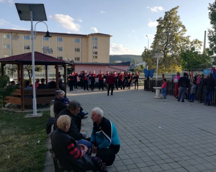 koncert chervenbriag 1510202 Още едно дискретно проведено събитие. Концерт в квартал "Червен бряг"