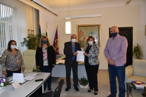 ktd 1310201 Подписан е колективен трудов договор между ръководството на община Ловеч и синдикатите