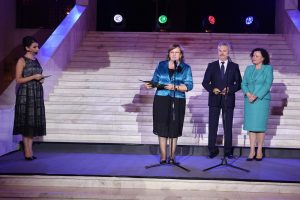marinova nagradi 1310205 Най-награждаваният кмет сред отличените на Годишните награди на Националното сдружение на общините /НСОРБ/ стана кметът на Община Ловеч Корнелия Маринова – тя получи три отличия