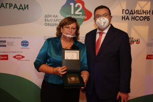 marinova nagradi 1310206 Най-награждаваният кмет сред отличените на Годишните награди на Националното сдружение на общините /НСОРБ/ стана кметът на Община Ловеч Корнелия Маринова – тя получи три отличия