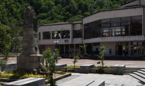 mladezhki dom2010201 Маринова иска заем до 2 милиона за преустройство на Младежкия дом. Кани на обществено обсъждане