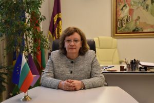marinova covid 211201 Кмета Корнелия Маринова внася предложение основната заплата на кмета Корнелия Маринова от 1 юли да стане 4562 лв.