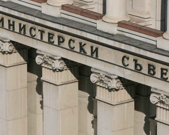 ministerski savet 2511201 300 000 лв ще получи Профилираната природо-математическа гимназия в Ловеч за изграждане на STEM център, други 50 000 лв отиват и в СУ „Васил Левски“ в Ябланица