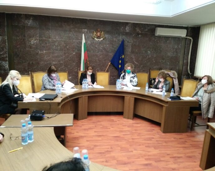 ou lovech shtab 121220 2 При Областният управител се е провела работна среща за обсъждане на националния план за ваксиниране