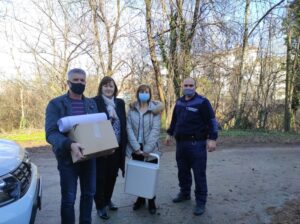 rzi vaksini 281220 4 Първите 100 дози от ваксините за област Ловеч пристигнаха в РЗИ. Утре започва имунизационната кампания срещу COVID -19 в областта