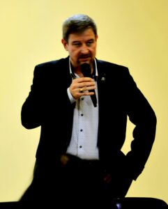 julian petrov 601211 Синдикат „Образование“ следи динамиката на ситуацията във връзка с пандемичната обстановка в образователните институции
