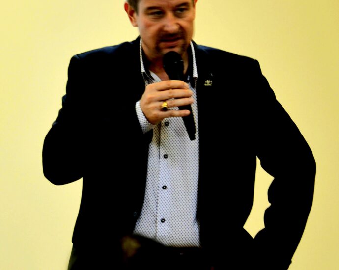julian petrov 601211 Синдикат „Образование“ следи динамиката на ситуацията във връзка с пандемичната обстановка в образователните институции