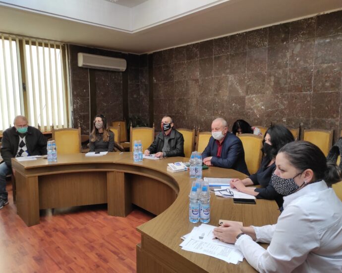 konsultacii rik lovech 40221 6 На консултациите за състав на Районна избирателна комисия в 11-ти МИР – Ловеч е постигнато съгласие за Председател. Кои ще бъдат заместници и секретар ще реши ЦИК