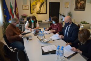 ktd lovech 302211 Новият Колективен трудов договор (КТД) за системата на предучилищното и училищно образование в Община Ловеч беше подписан днес