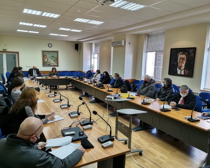 sreshtadirektori 2202211 Директорите на училища и детски градини са приели предложените от Община Ловеч формули за разпределяне на средствата по единния разходен стандарт