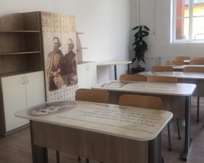 uchilishte 302211 Новата учебна година стартира в област Ловеч с общо 45 паралелки, като 30 от тях са професионални със срок на обучение 5 години