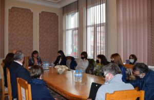 biudjeti uchilishta 2403212 В Община Ловеч връчиха бюджетите за 2021 г. на директорите на училища и детски градини. Бюджетът на функция „Образование“ за тази година е 20 441 056 лева