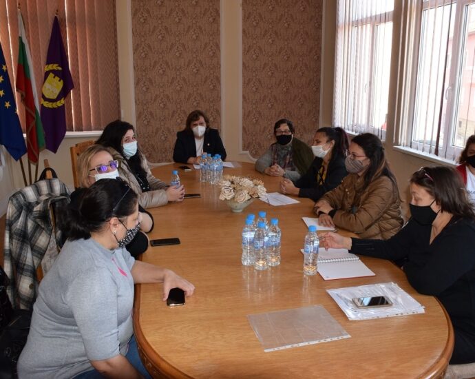 konsultacii sik 2603211 На консултации при кмета на Ловеч съгласуваха съставите на подвижните секционни избирателни комисии