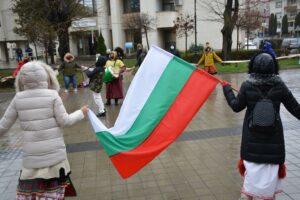 protest covid 1703212 На мирен граждански протест се събраха представители и съмишленици на любителските организации за изкуство в Ловеч