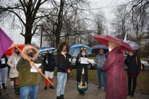protest covid 1703213 На мирен граждански протест се събраха представители и съмишленици на любителските организации за изкуство в Ловеч
