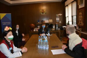 protest covid 1703216 На мирен граждански протест се събраха представители и съмишленици на любителските организации за изкуство в Ловеч
