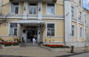 ezikova 1604211 1 Кметът на Ловеч поздрави Езиковата гимназия “Екзарх Йосиф Първи” по повод празника