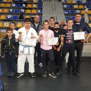 karate 2704211 Четири медала от Националните първенства по карате Шинкиокушин за деца до 10, 12 и 14 г., кадети и кадетки, юноши и девойки за Карате клуб - Ловеч
