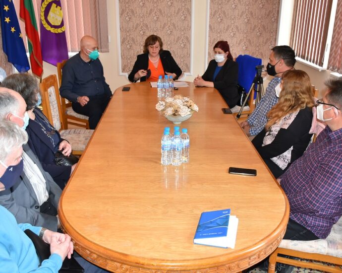 obsajdane 1504212 Община Ловеч: Силна обществена подкрепа на предложението за удостояване на д-р Румяна Нановска със званието „Почетен гражданин на Ловеч“ показа общественото обсъждане