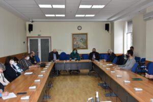 shtab 2004211 Общинският оперативен щаб: Има леко разтоварване от болни от коронавирус, във всички болници в област Ловеч има свободни места