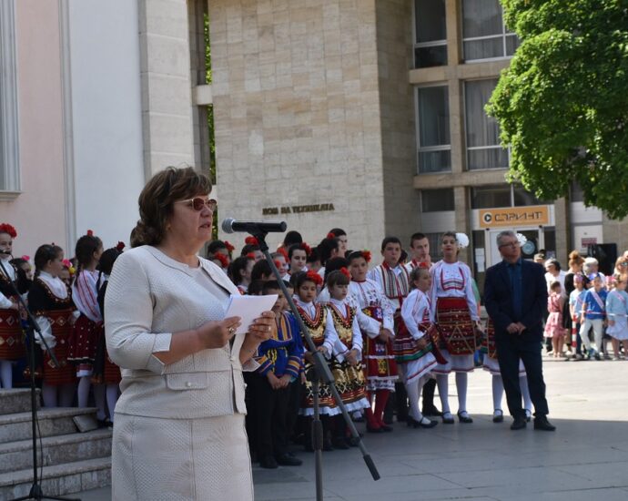 24 maj 240521 5 Тържество в прослава на делото на Светите братя Кирил и Методий се състоя в Ловеч на 24 май