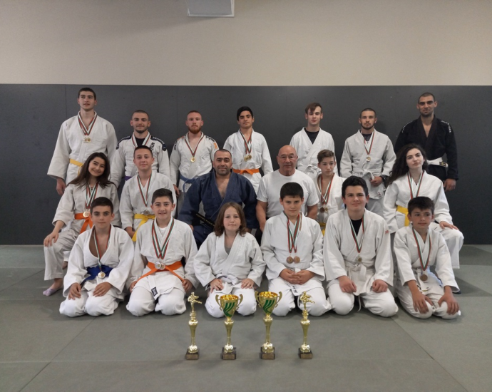 club karate 2705211 Спортен клуб „Вароша" Ловеч спечели девет златни, седем сребърни и девет бронзови отличия от Държавното първенство по джу джицу.
