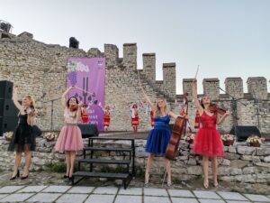 destini 1005212 Кметът на Ловеч откри „Люляковите музикални вечери“ преди концерта на „Дестини“