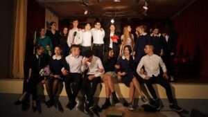 ezikova teater 230521 1 С пиесата "Вчера" по едноименния роман на Владо Даверов Ловешката езикова гимназия отбеляза 70 години Драматичен състав