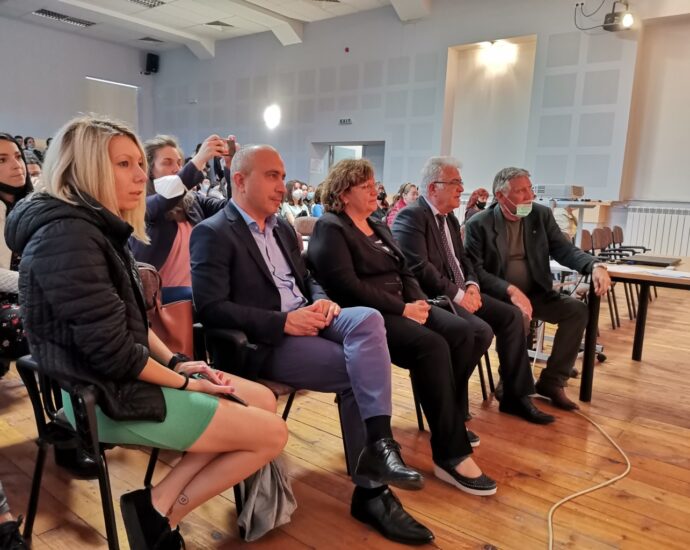 klet eg 3005211 За трета поредна година Ловеч е домакин на кръг от Националното КЛЕТ състезание по немски език, което се провежда в Профилирана езикова гимназия „Екзарх Йосиф I“