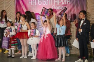 talanti 310521 7 Ловеч събра талантливи деца за първото издание на АРТ ФЕСТИВАЛ за детско и младежко творчество „NEW STARS - НОВИТЕ ЗВЕЗДИ НА БЪЛГАРИЯ“