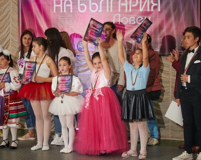 talanti 310521 7 Ловеч събра талантливи деца за първото издание на АРТ ФЕСТИВАЛ за детско и младежко творчество „NEW STARS - НОВИТЕ ЗВЕЗДИ НА БЪЛГАРИЯ“