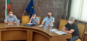 komisia bezopasnost 290621 2 Областната комисия по безопасност на движението обсъди мерки за подобряване на пътната инфраструктура