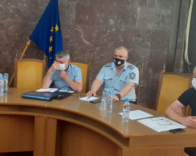 komisia bezopasnost 290621 2 Областната комисия по безопасност на движението обсъди мерки за подобряване на пътната инфраструктура