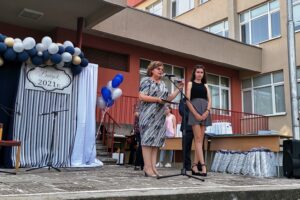 mg 2206211 На тържествена церемония 100 абитуриенти завършили успешно учебната година получиха своите дипломи в рофилираната природо-математическа гимназия в Ловеч