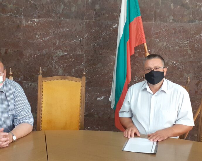oblastna administracia lovech 230621 2 Областният управител поздрави екипа на администрацията с Деня на държавния служител