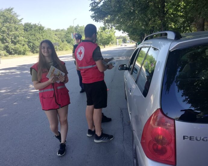 red cross 290621 2 ОС НА БЧК ЛОВЕЧ В ПАТРТНЬОРСТВО СЪС СЕКТОР „ПЪТЕН КОНТРОЛ“ И СБА ПРОВЕДОХА АКЦИЯ ПОД НАДСЛОВ „НА ПЪТЯ ЖИВОТЪТ Е С ПРЕДИМСТВО!“