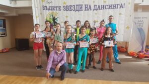 rock smile 906211 2 златни. 2 сребърни и един бронзов медал спечелиха момичетата и момчетата от "Роксмайл" Ловеч от турнира във Варна