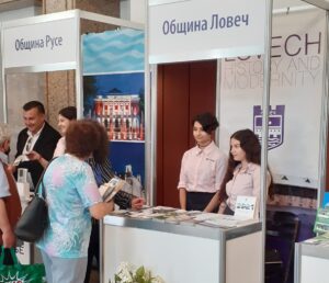 turizam izlojenie 2106211 Община Ловеч представи своя туристически потенциал на провелото се в град Русе от 17 до 19 юни XVI Туристическо изложение „Уикенд туризъм“