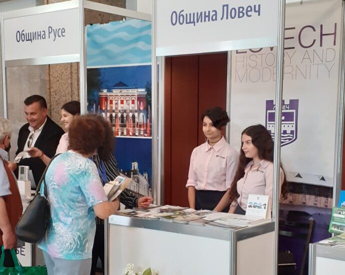 turizam izlojenie 2106211 Община Ловеч представи своя туристически потенциал на провелото се в град Русе от 17 до 19 юни XVI Туристическо изложение „Уикенд туризъм“